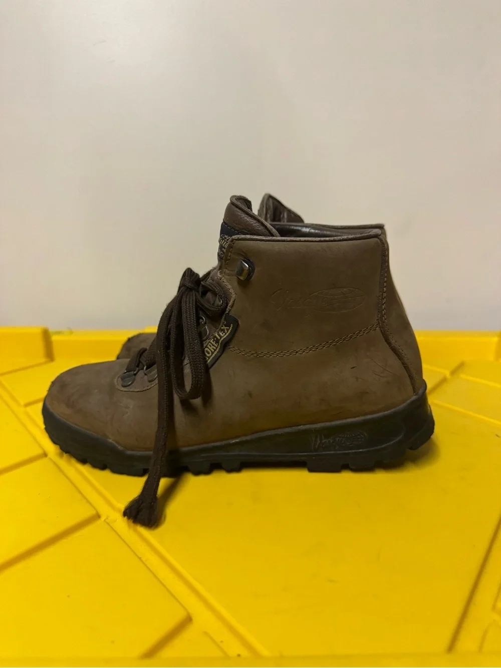 Vasque Gore-Tex Brown Leather Hiking Trail Boots Men’s Size 6
